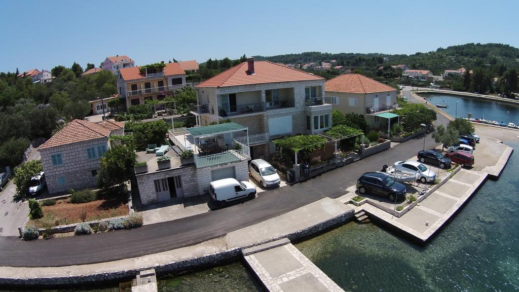 Apartments Villa Julija Lumbarda Buitenkant foto