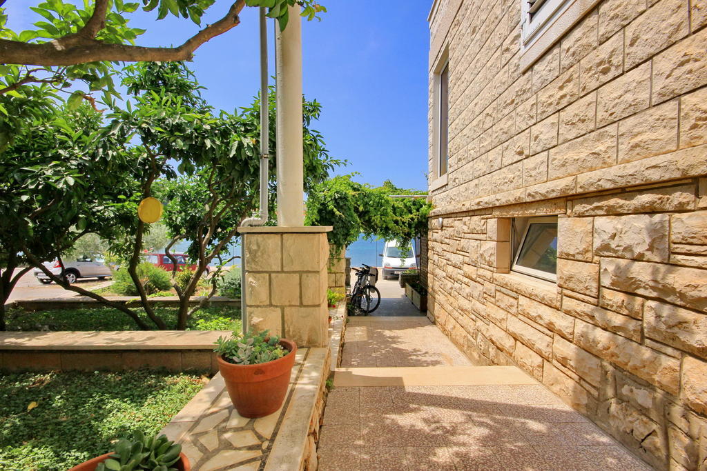 Apartments Villa Julija Lumbarda Buitenkant foto