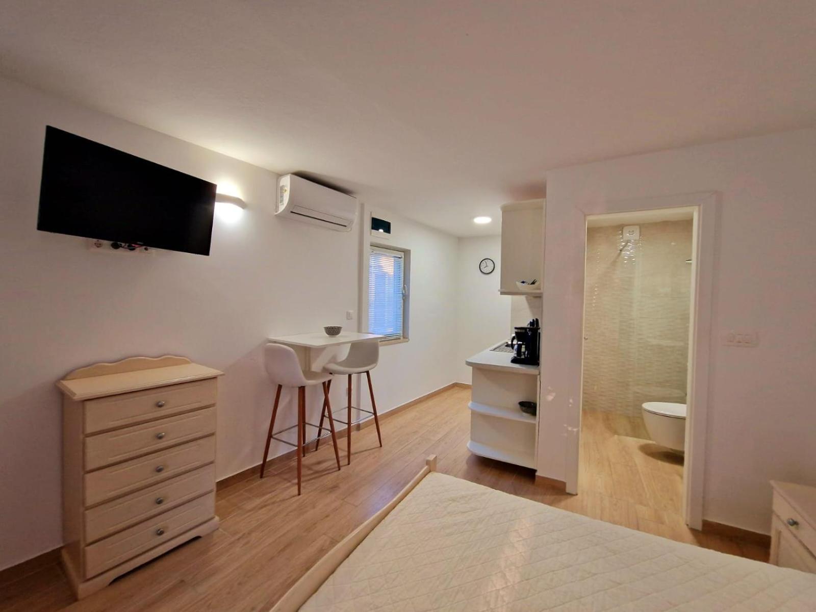 Apartments Villa Julija Lumbarda Buitenkant foto