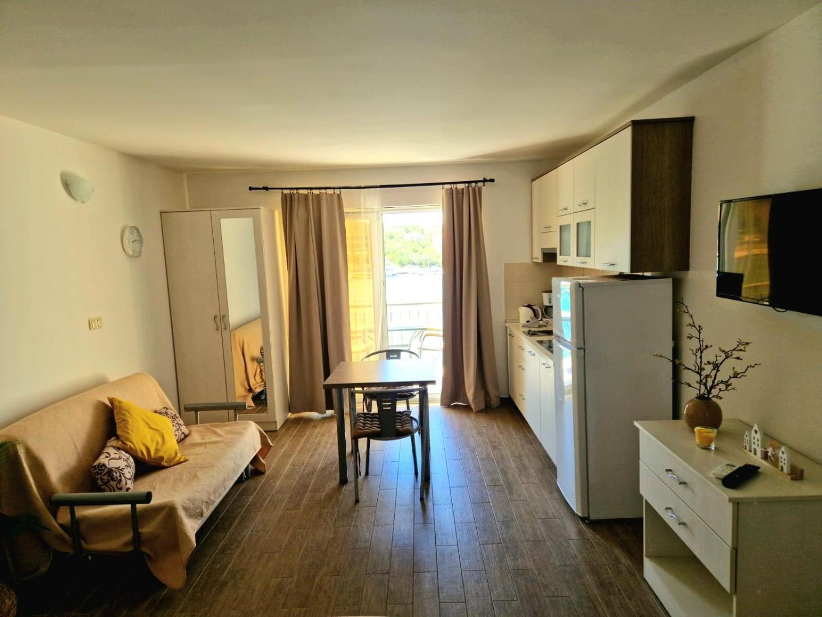 Apartments Villa Julija Lumbarda Buitenkant foto