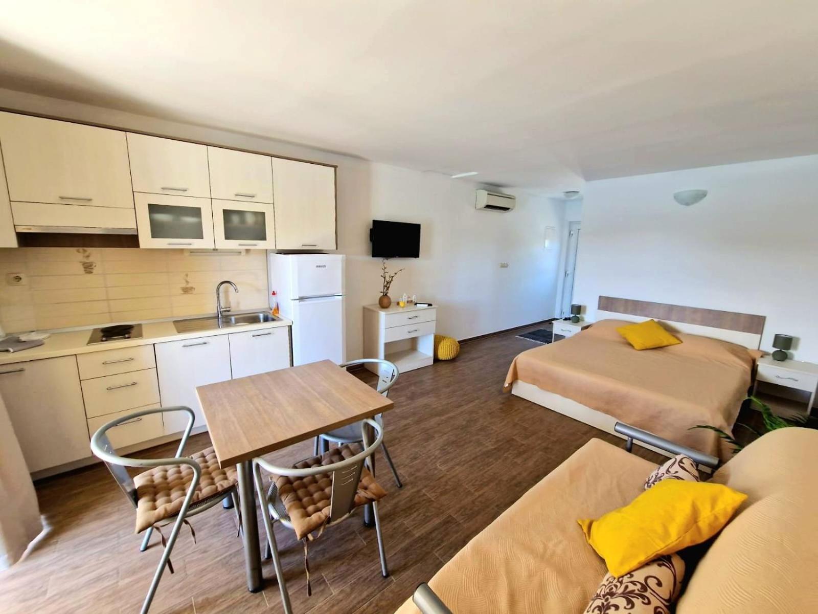 Apartments Villa Julija Lumbarda Buitenkant foto