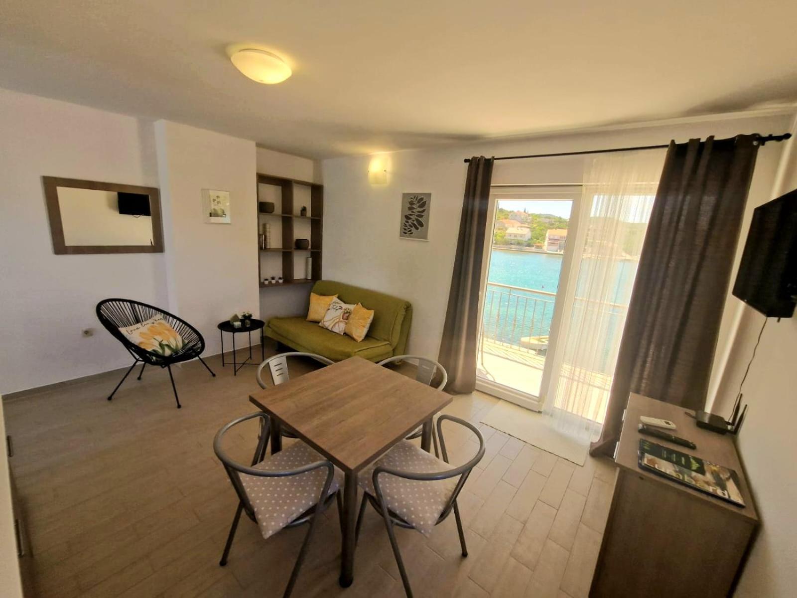 Apartments Villa Julija Lumbarda Buitenkant foto