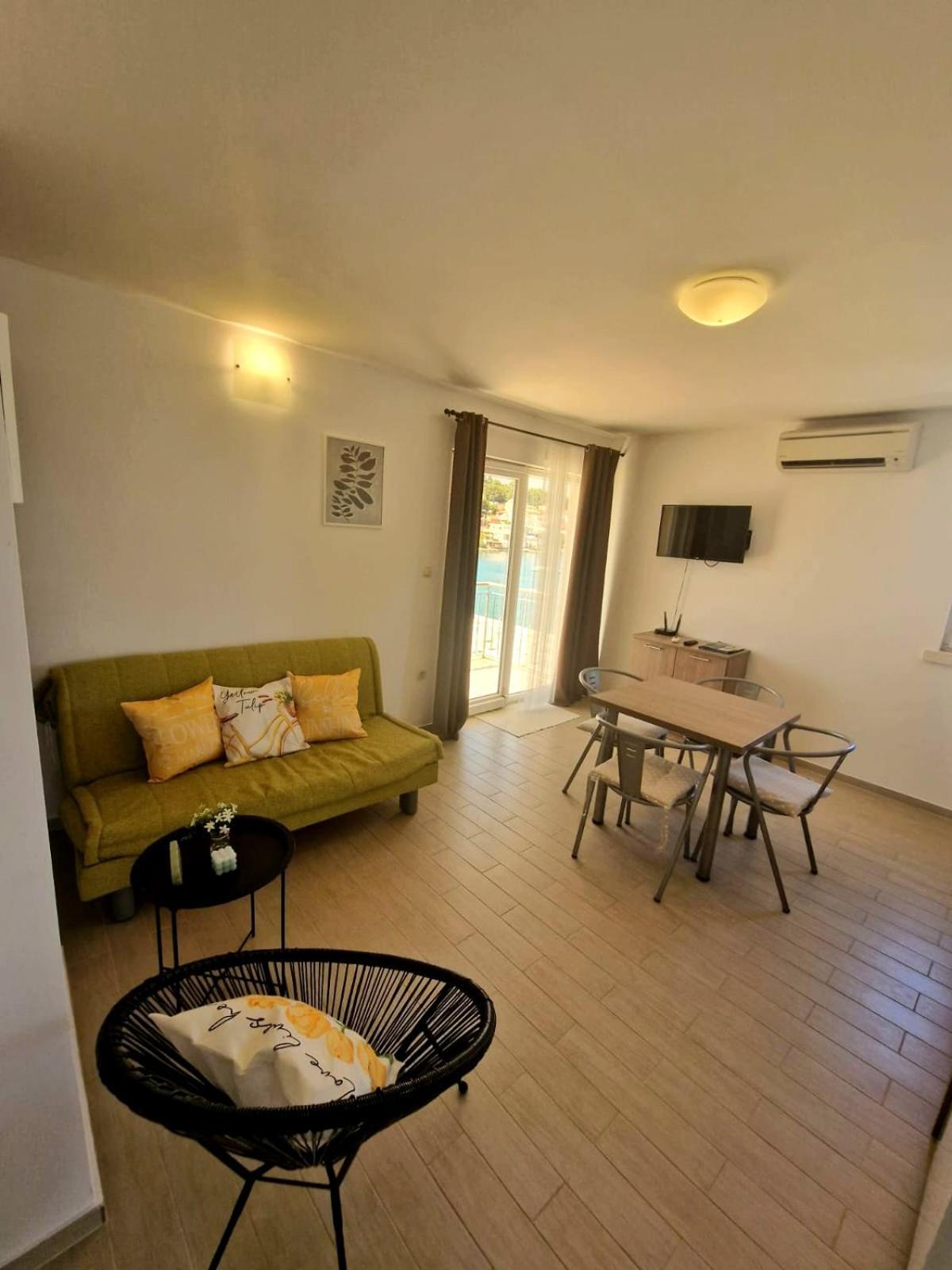 Apartments Villa Julija Lumbarda Buitenkant foto