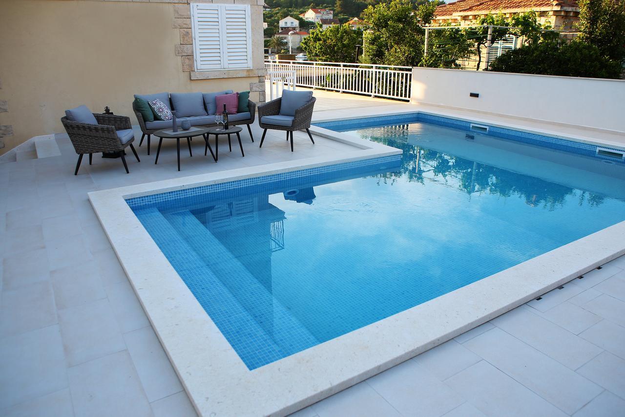 Apartments Villa Julija Lumbarda Buitenkant foto