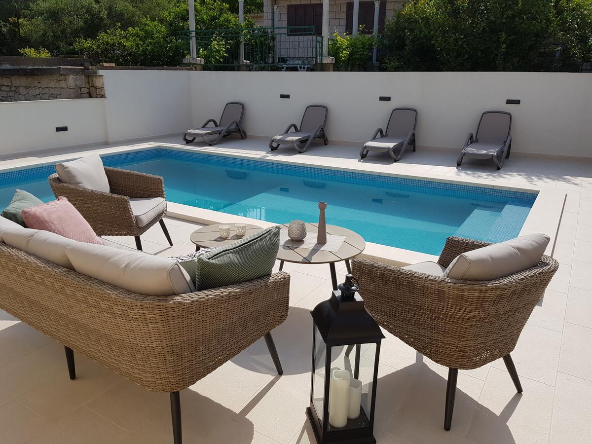Apartments Villa Julija Lumbarda Buitenkant foto