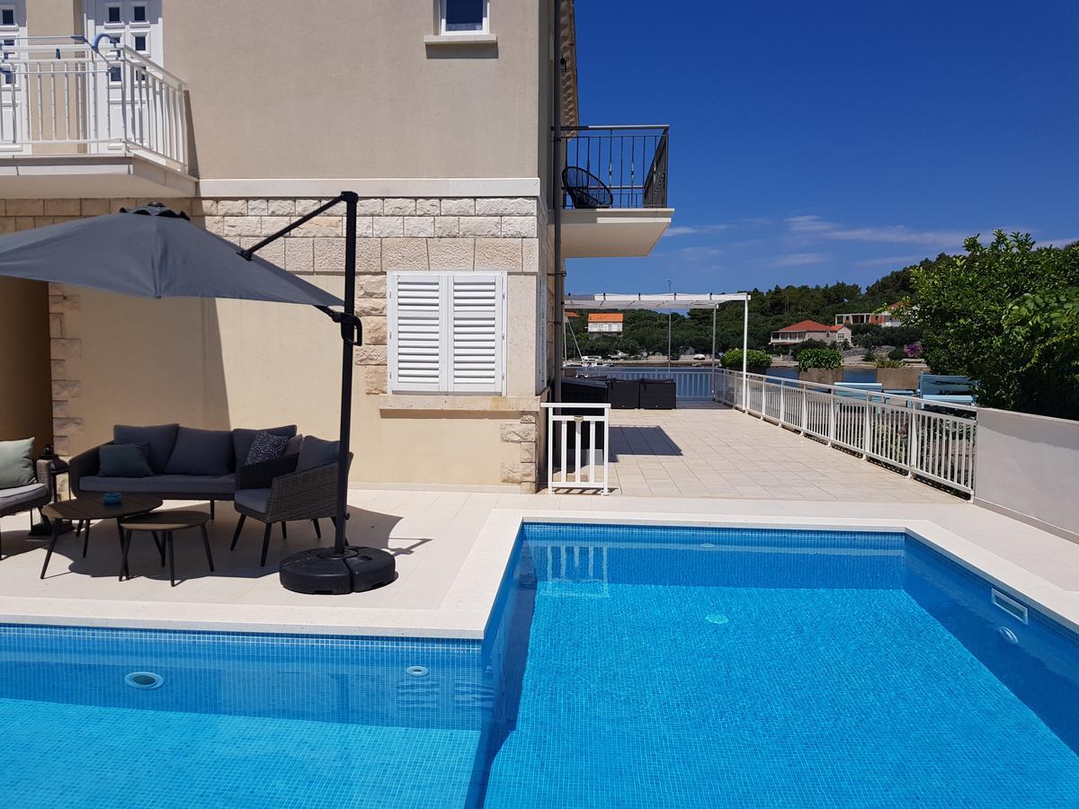 Apartments Villa Julija Lumbarda Buitenkant foto